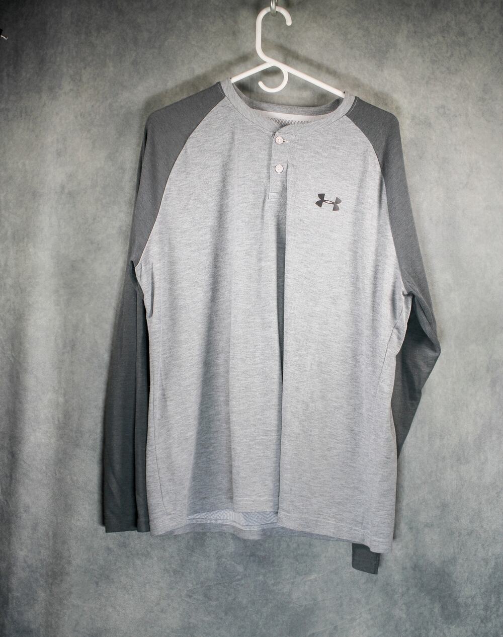 Men's Under Armour Gray Long Sleeve Henley Shirt Size XL